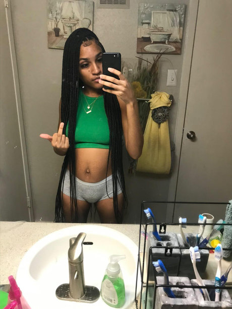 Tyblood トップ女優 写真