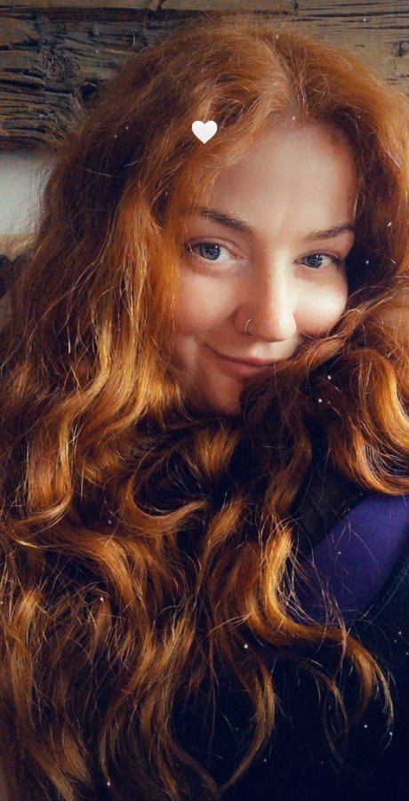 太めのブロンドオンリーファンズ 無料エロ 画像