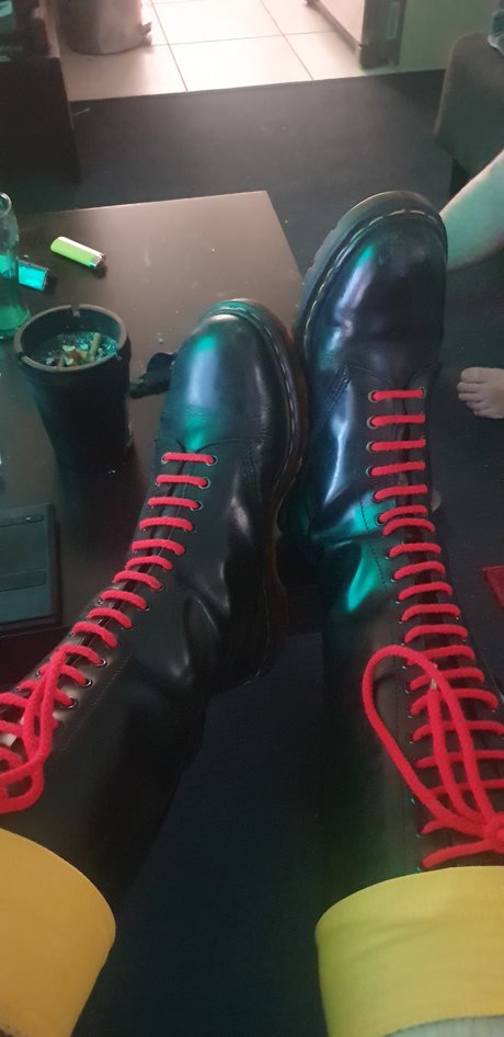 SubSlaveDice ポルノスター 写真