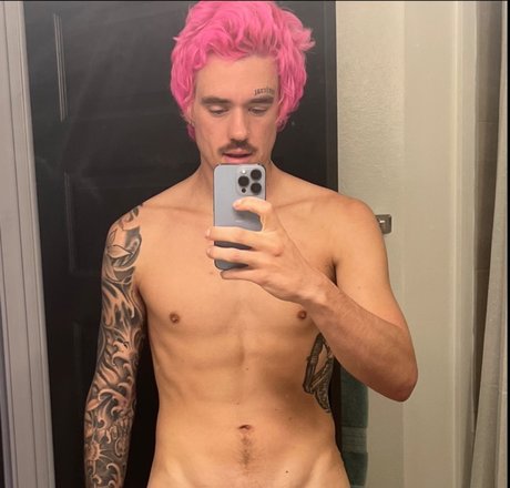 Bigkeat ポルノスター 可愛い 画像