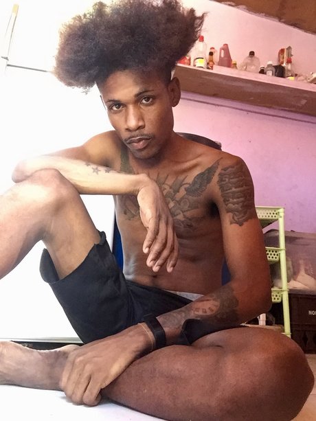 REAL YAAD MAN_ ポルノモデル 写真