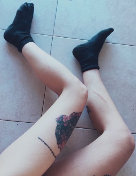 有名な男性のオンリーファンズ セクシー裸 ギャラリー