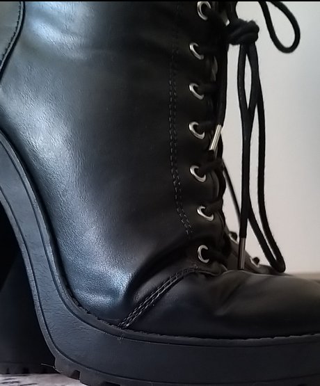 Spoiled Sole セックスモデル 写真