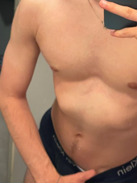 Ollie Taylor 裸のスター 写真