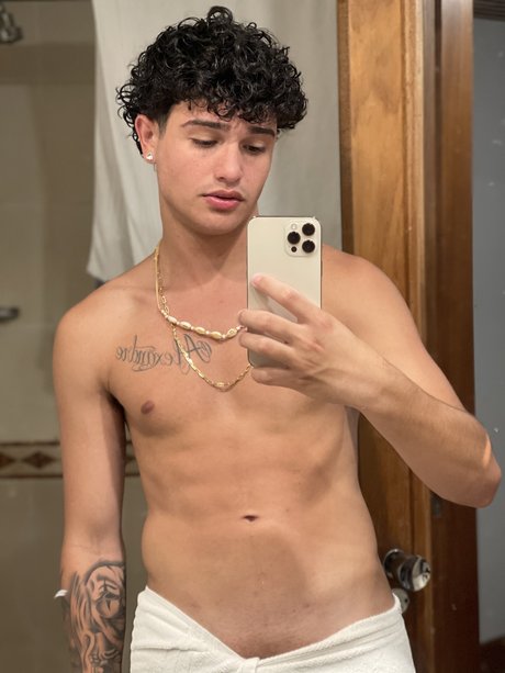 Aryan Almeida Brito セクシーなポルノスター 写真