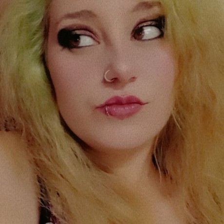 Brit Brat ヌードスター 写真