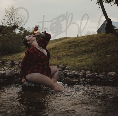 Curveygurlxx ポルノスター アート 写真