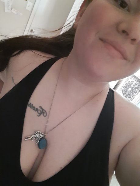 PrettyBritty ポルノモデル 画像