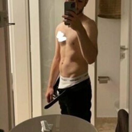 ger cutdr エロティックなスター 写真