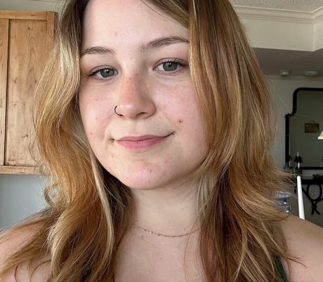 Fooya ポルノスター 裸 画像