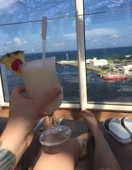 Fooya スター 裸 画像