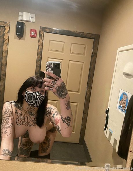 ティーンウェブカメラOnlyFans アート裸 画像