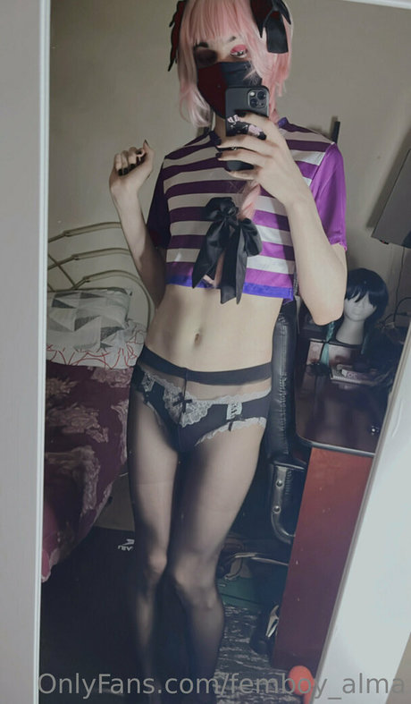 妊娠中のアジア人オンリーファンズ セクシー裸 写真