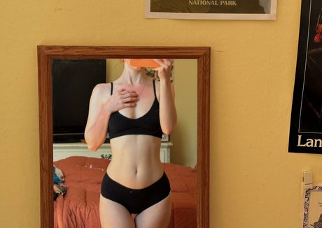 巨乳の黒人女性オンリーファンズ ポルノ 写真