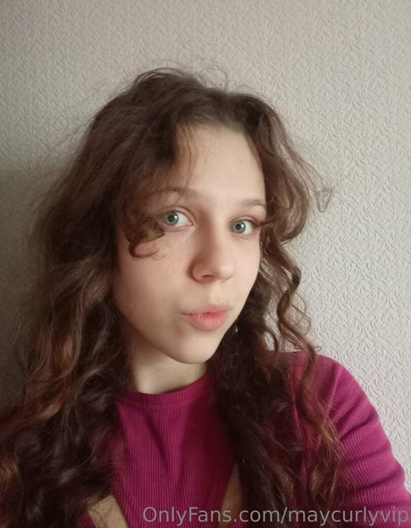 背が高くて巨乳のOnlyFans HD 画像