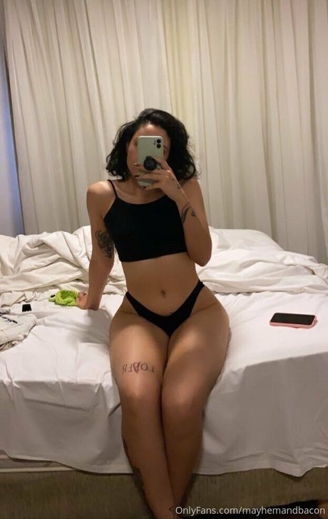 BBWシーメールオンリーファンズ セクシーヌード 写真