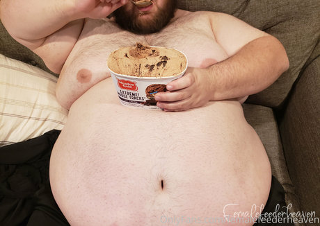 クーガーオンリーファンズ 美しいヌード 写真