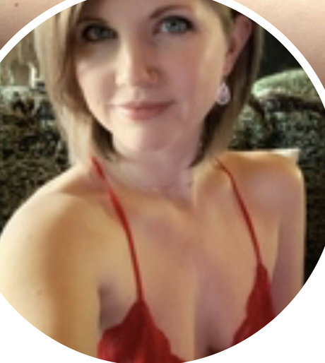 Housewifeginger ポルノモデル 写真