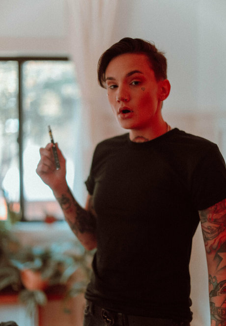 nikkihearts 裸のモデル 画像