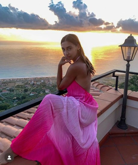 ビデオ通話 オンリーファンズ 可愛い 写真