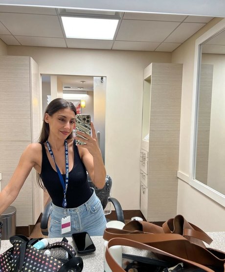 義理の妹オンリーファンズ ホット裸 写真