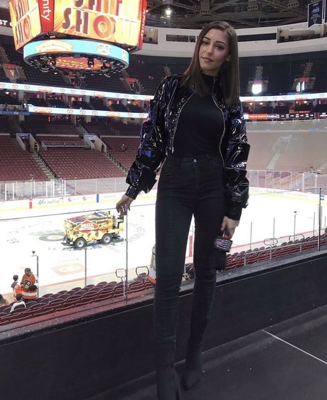 ティーングラスオンリーファン 無料裸 ギャラリー