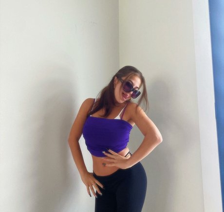 大きな黒い猫OnlyFans エロ 写真