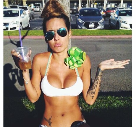 Khalyla Kuhn ポルノスター 裸 写真