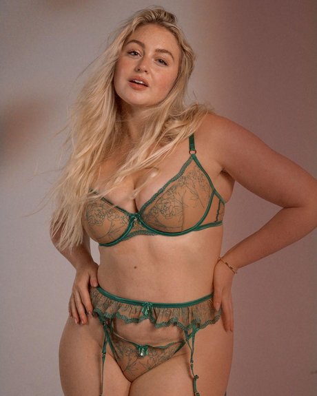 Iskra Lawrence 可愛いモデル 画像