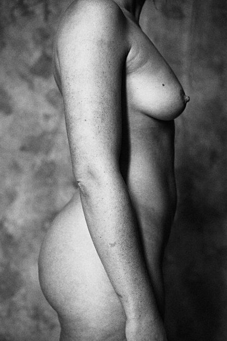 肉厚マンコオンリーファンズ 美しいヌード 写真