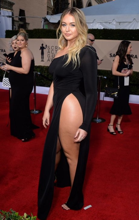 巨乳の熟女オンリーファンズ セクシーxxx 写真