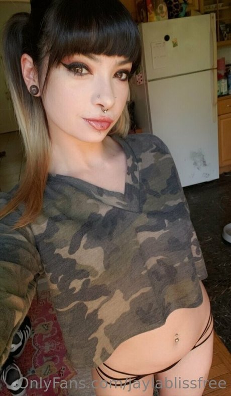 jaylablissfree 無料モデル 写真