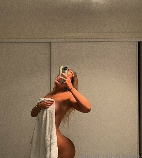 Justeviehall ポルノスター 写真