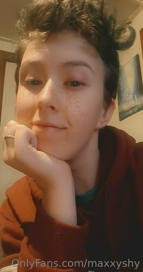 OnlyFansの普及 ポルノ 画像