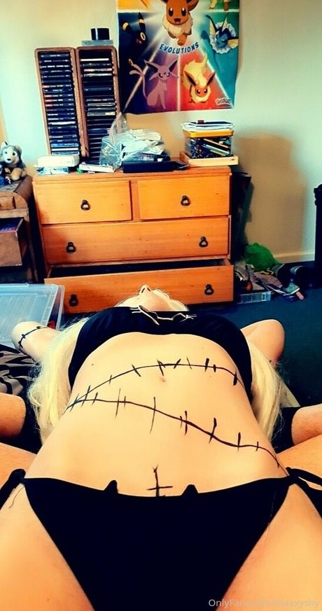 maxxyshy 裸のポルノスター 写真