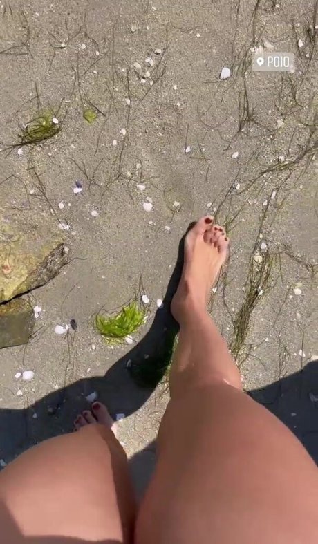 Erika Sanz 裸のスター 写真