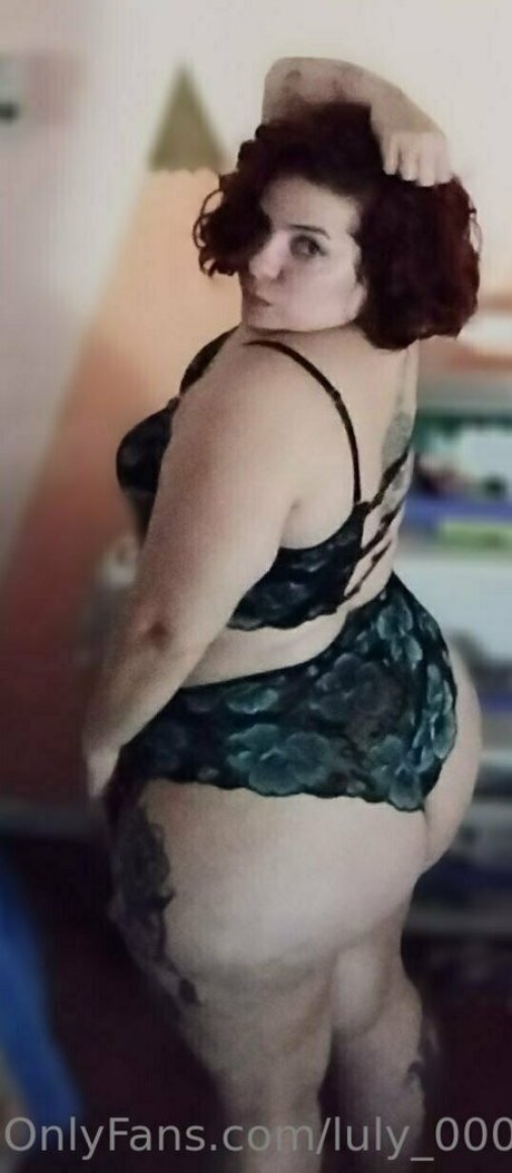 luly 000 ポルノスター 写真