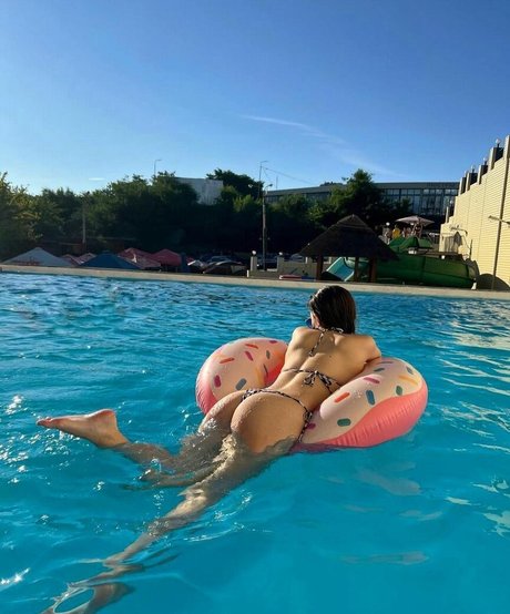 Nadya Granenko セックスモデル 写真