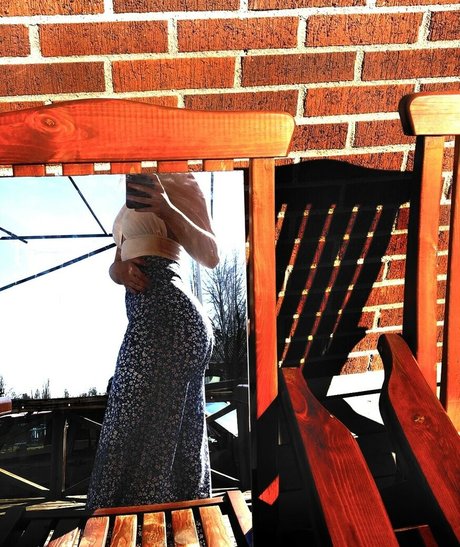 Arielle Burstrom ヌードのポルノスター 写真