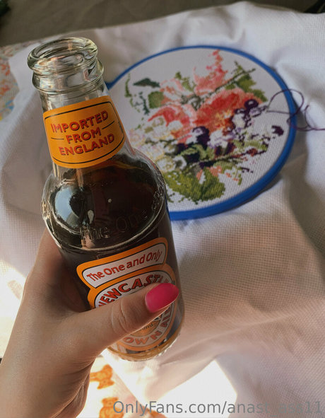 曲線美の女の子オンリーファンズ ポルノ 画像