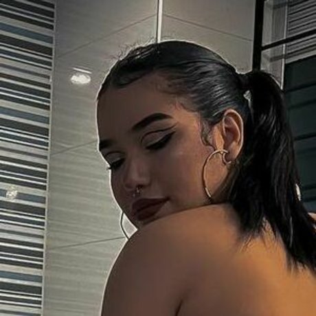 Katherine Alvarez ホットなモデル 画像