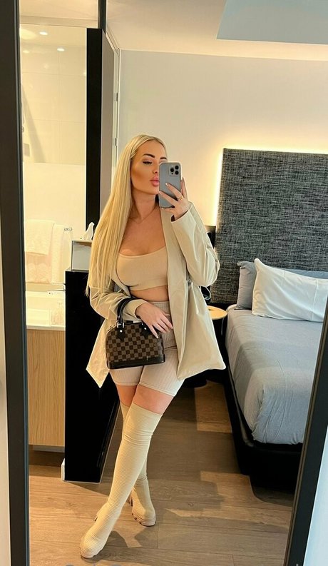 ティーンランジェリーOnlyFans アダルト 写真