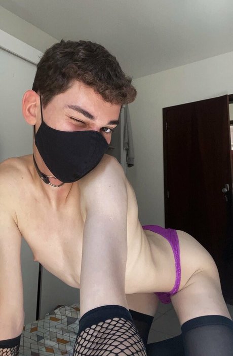 Femboyzx_ ヌード女優 写真