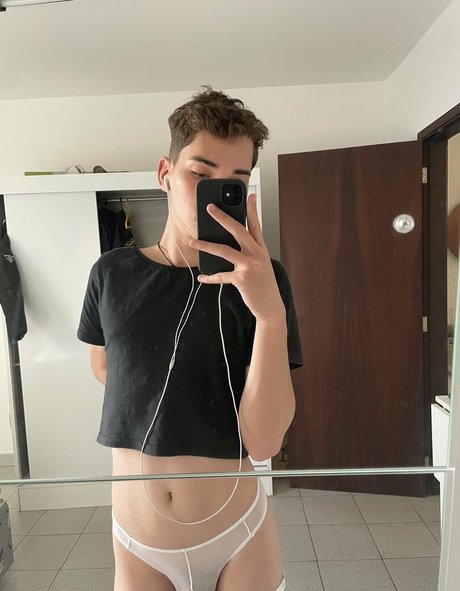 Femboyzx_ ヌードモデル ギャラリー