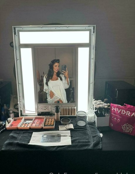 ポーグ xxx オンリーファンズ 裸 ギャラリー