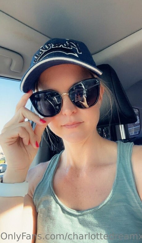 巨乳の熟女オンリーファンズ 無料セクシー ギャラリー