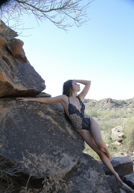 小柄な妻OnlyFans 裸 画像