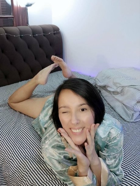 小人ヌードオンリーファンズ アートポルノ 写真