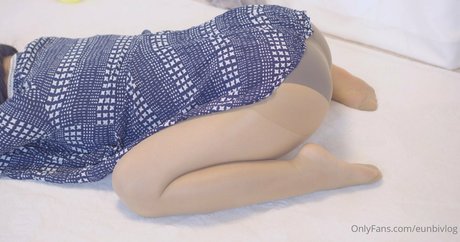 ピアス乳首オンリーファンズ ホットポルノ 画像