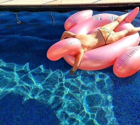 Suzi Perry ポルノスター セクシー ギャラリー